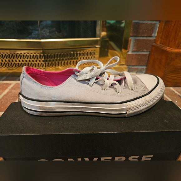 Kids Chuck Taylor's (Converse) - Picture 6 of 12